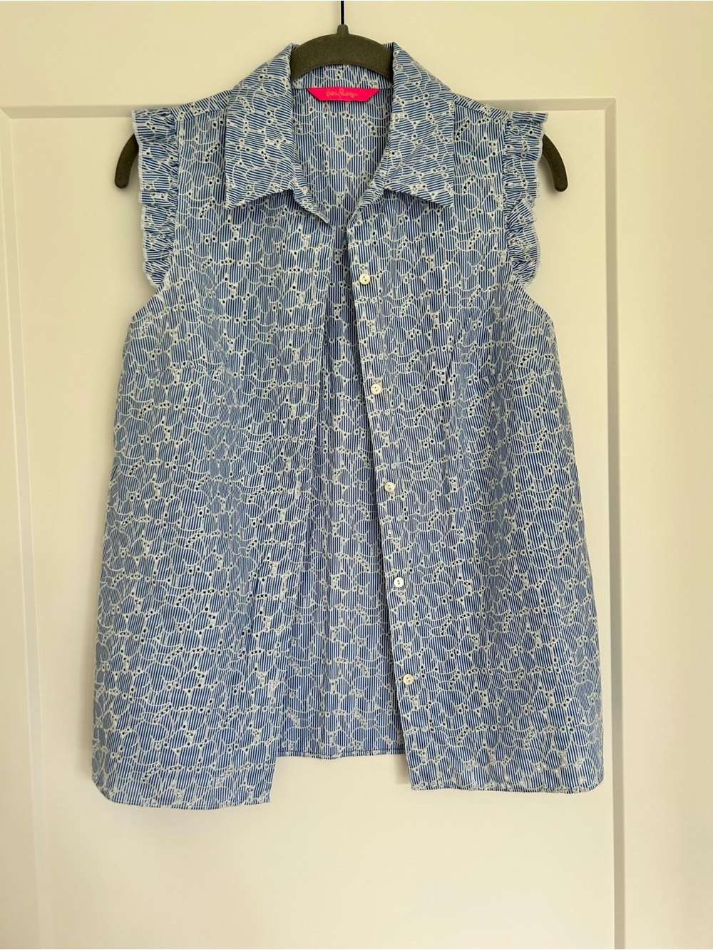 Lilly Pulitzer Blue & White Sleeveless Button-Front Blouse
